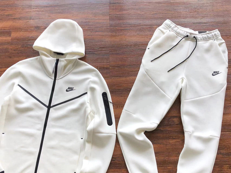 Nike Sportswear Tech Fleece "All White"
