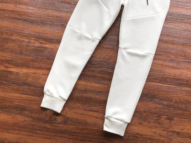 Nike Sportswear Tech Fleece "All White"