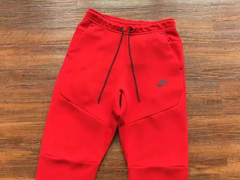 Nike Sportswear Tech Fleece "Red"