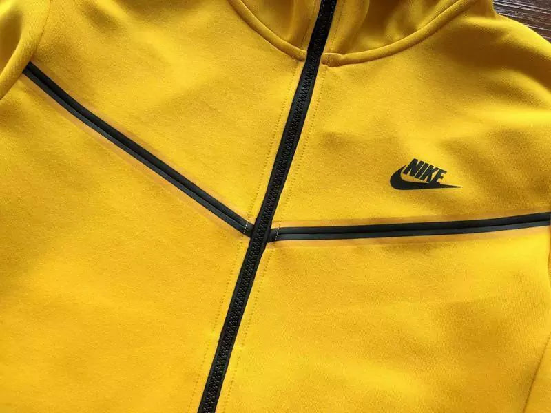 Nike Sportswear Tech Fleece "Yellow"