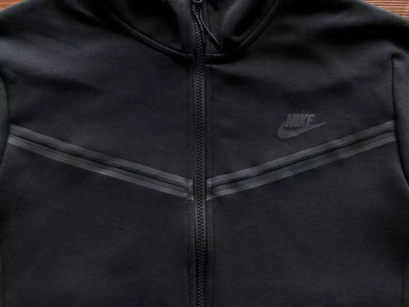 Nike Sportswear Tech Fleece "Full Black"