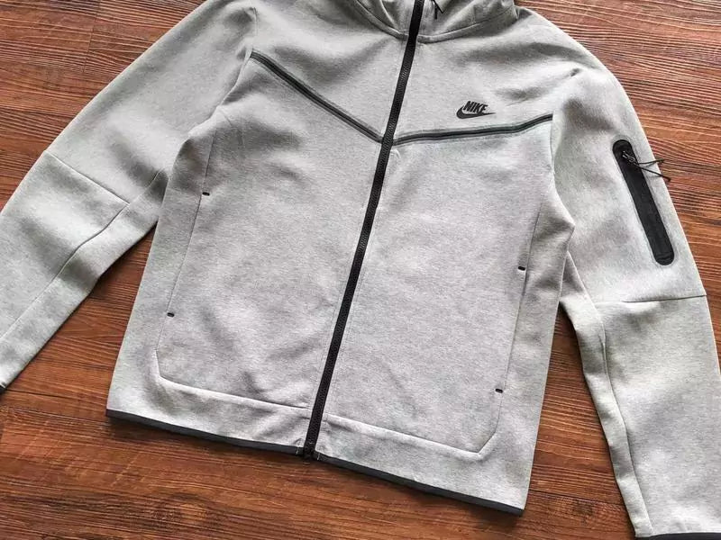 Nike Sportswear Tech Fleece "Grey"