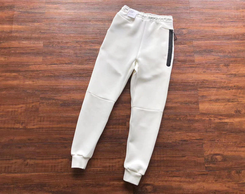 Nike Sportswear Tech Fleece "All White"