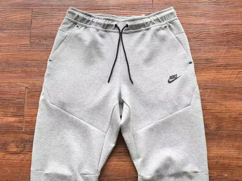 Nike Sportswear Tech Fleece "Grey"