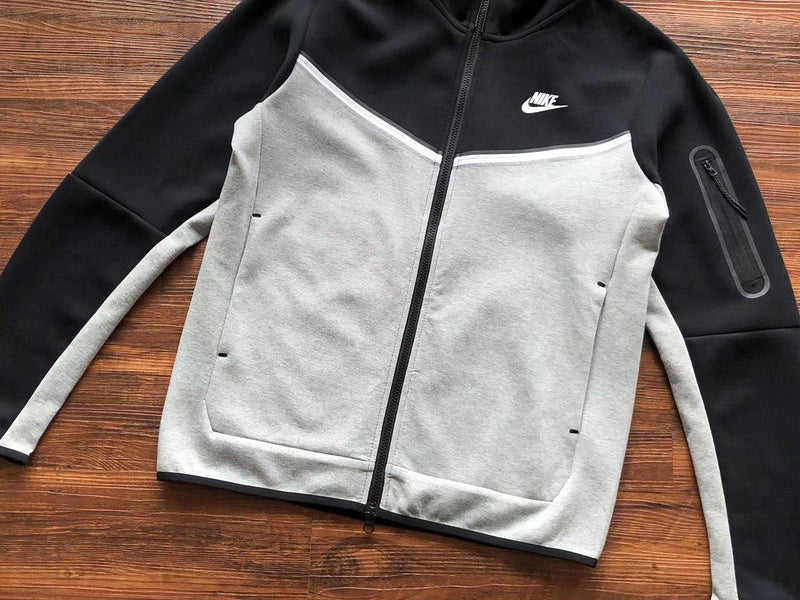 Nike Sportswear Tech Fleece "Black & Grey"