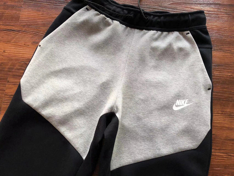 Nike Sportswear Tech Fleece "Black & Grey"