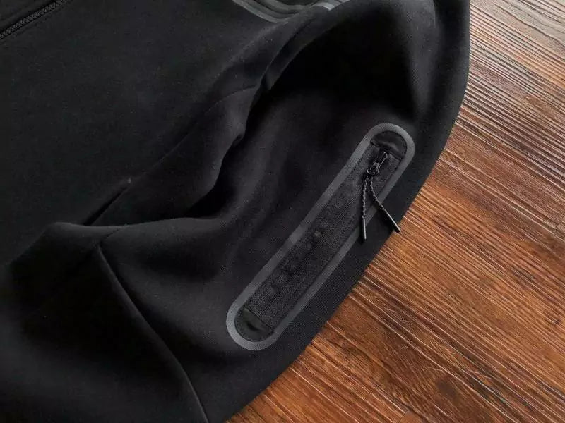 Nike Sportswear Tech Fleece "Full Black"