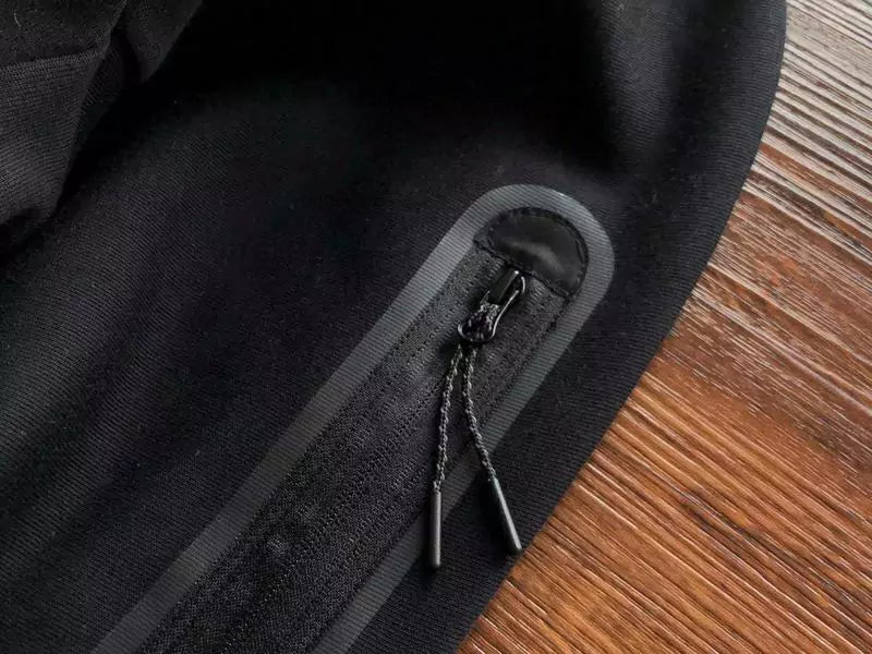 Nike Sportswear Tech Fleece "Full Black"