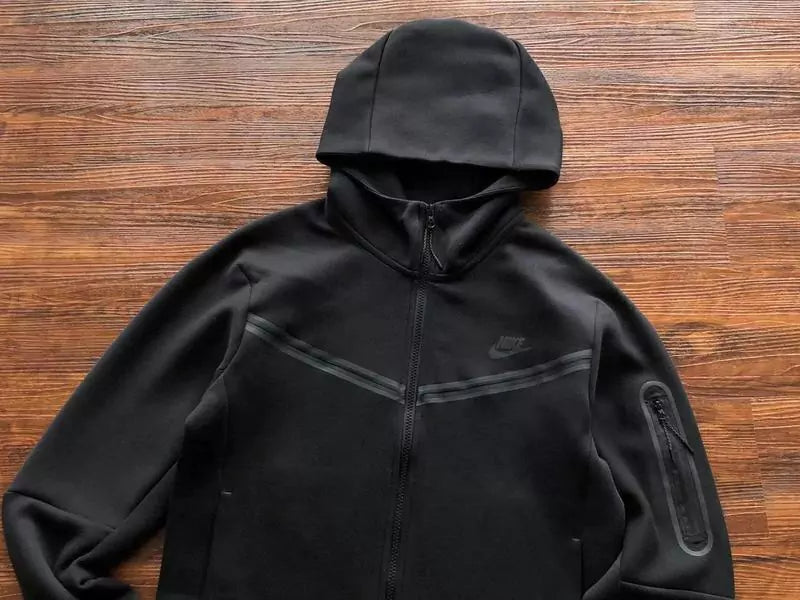 Nike Sportswear Tech Fleece "Full Black"