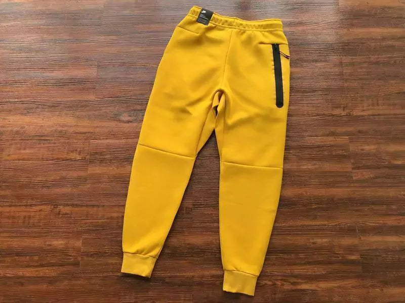 Nike Sportswear Tech Fleece "Yellow"