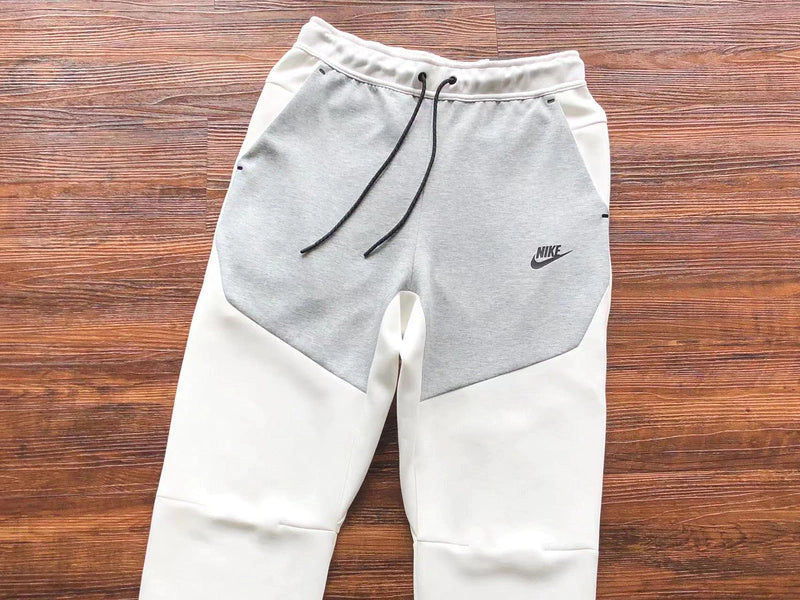 Nike Sportswear Tech Fleece "95 Neon"