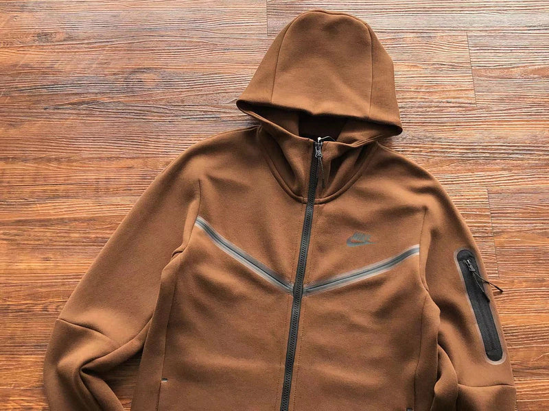 Nike Sportswear Tech Fleece "Brown"