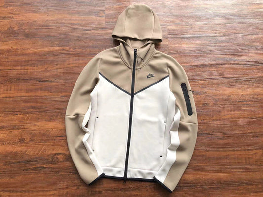 Nike Sportswear Tech Fleece – Brown & White