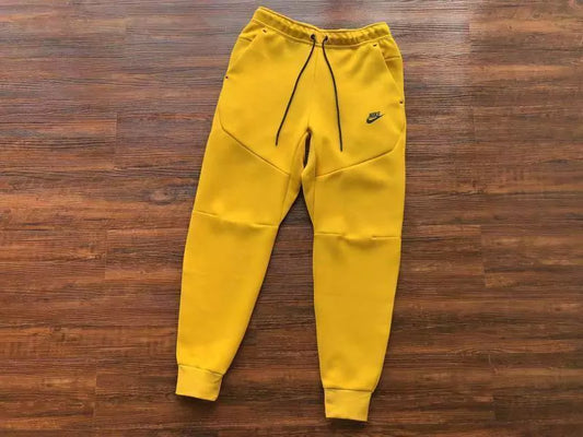 Nike Sportswear Tech Fleece "Yellow"