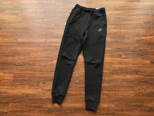 Nike Sportswear Tech Fleece "Full Black"