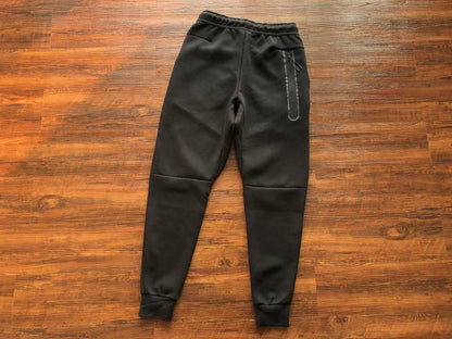 Nike Sportswear Tech Fleece "Black & Grey"