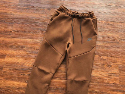Nike Sportswear Tech Fleece "Brown"