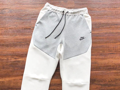 Nike Sportswear Tech Fleece "95 Neon"
